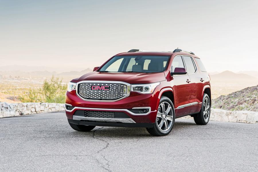  GMC Acadia Denali 2016 года  (фото 18 из 33)
